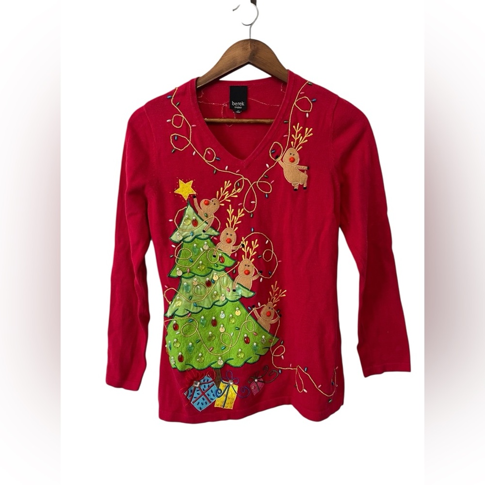 Women’s Berek Red Sweater Size M Reindeer  Presents Christmas Lights Embroidered